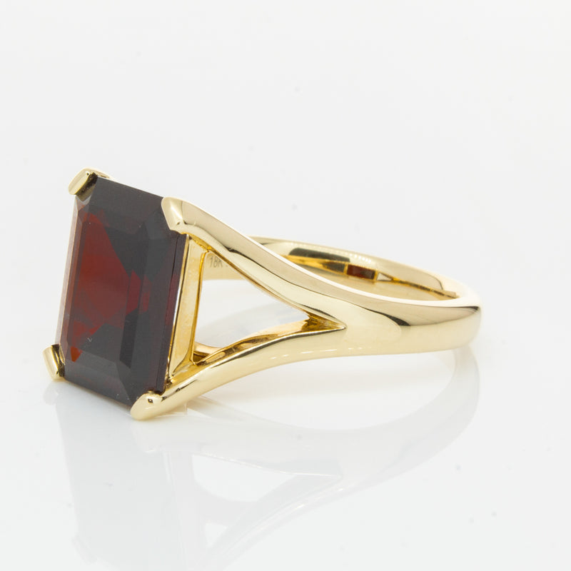 14ct Yellow Gold Garnet Verona Ring-Ring-Walker & Hall
