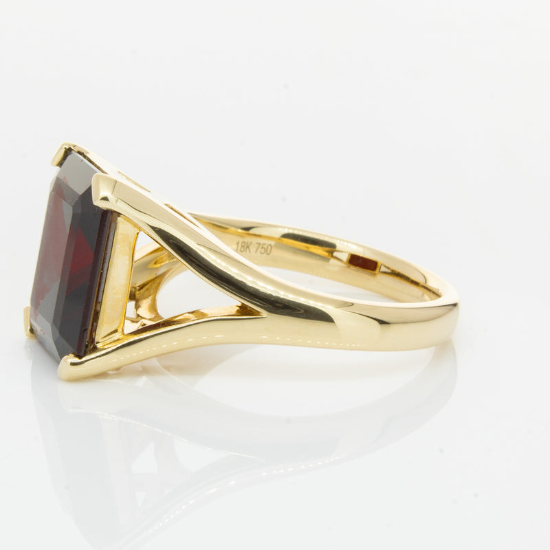 14ct Yellow Gold Garnet Verona Ring-Ring-Walker & Hall
