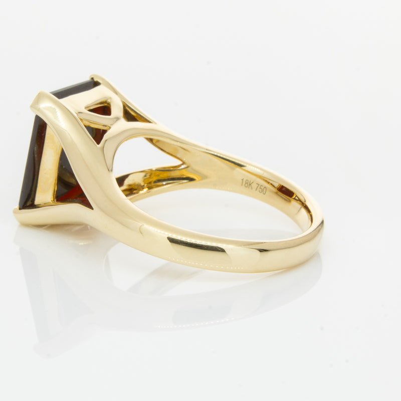14ct Yellow Gold Garnet Verona Ring-Ring-Walker & Hall