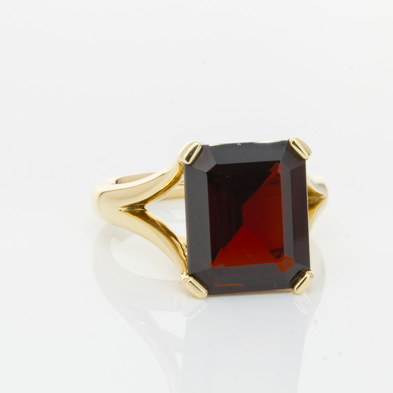 14ct Yellow Gold Garnet Verona Ring-Ring-Walker & Hall