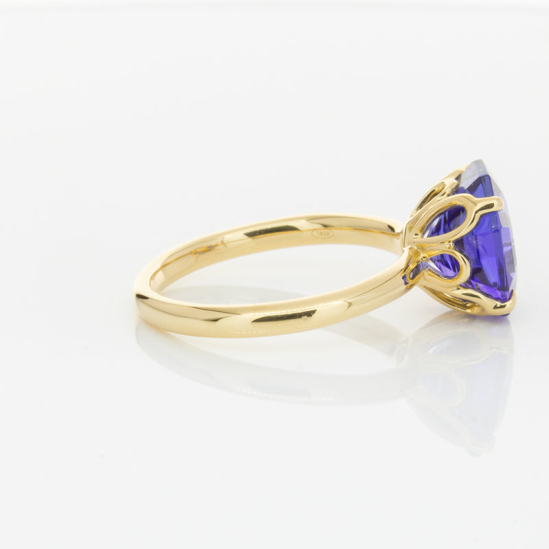 18ct Yellow Gold Tanzanite Octavia Ring-Ring-Walker & Hall