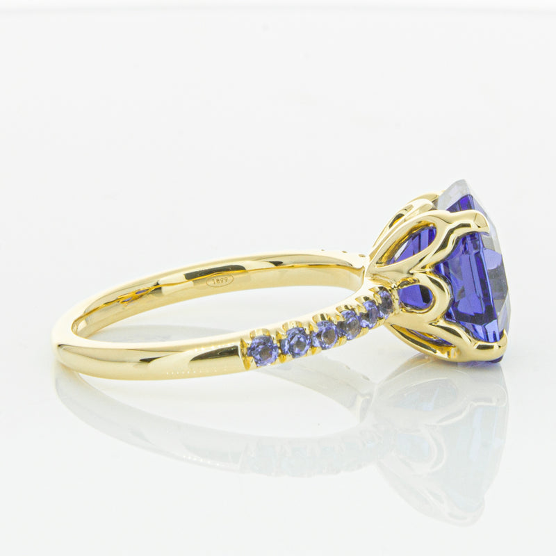 18ct Yellow Gold Tanzanite Octavus Ring-Ring-Walker & Hall