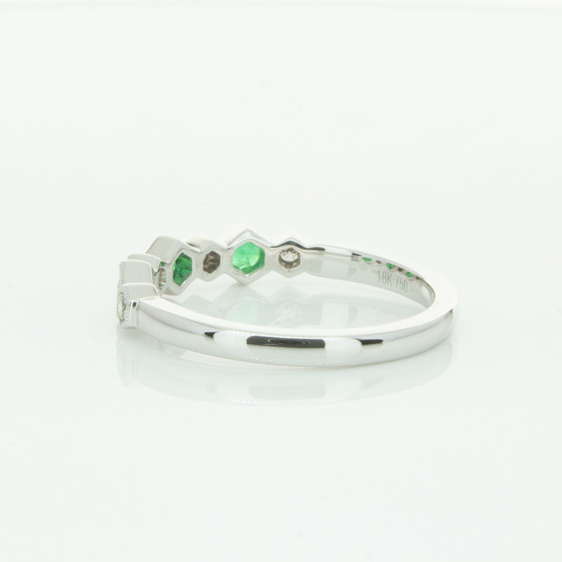 18ct White Gold Emerald & Diamond Deco Band-Ring-Walker & Hall