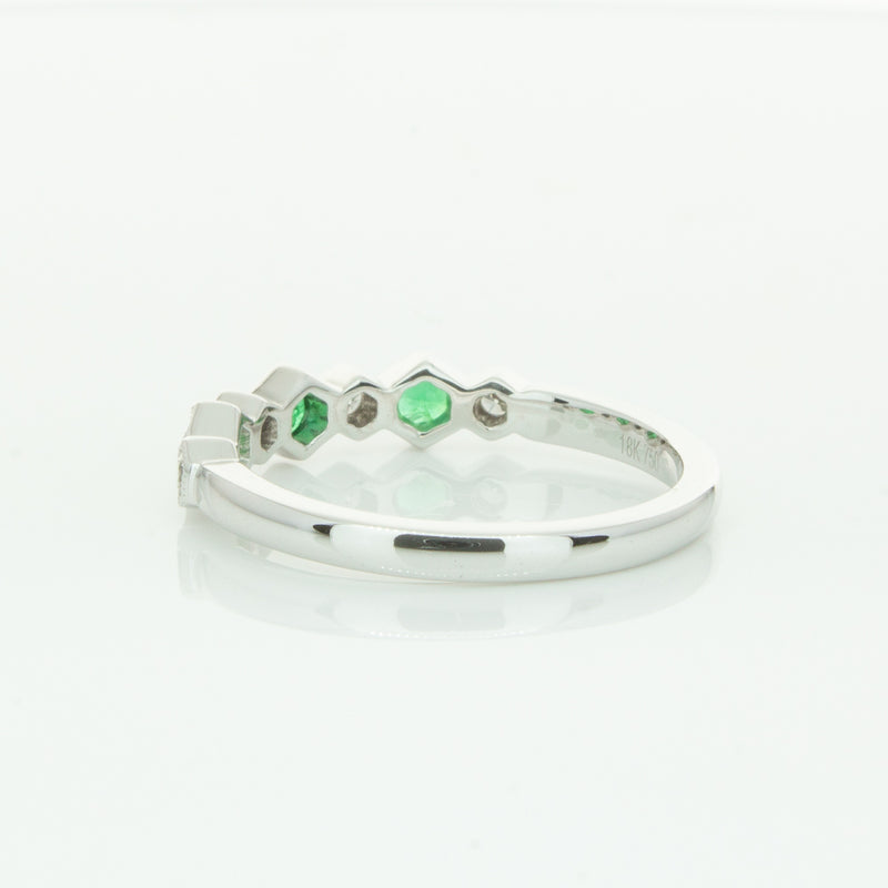18ct White Gold Emerald & Diamond Deco Band-Ring-Walker & Hall