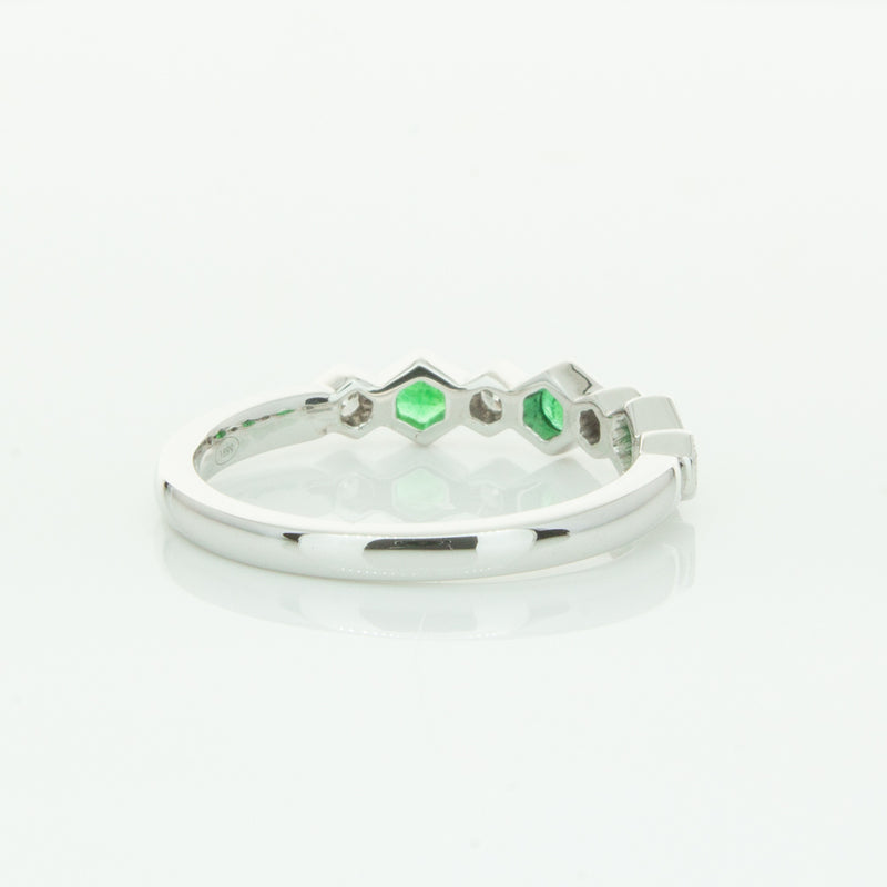 18ct White Gold Emerald & Diamond Deco Band-Ring-Walker & Hall