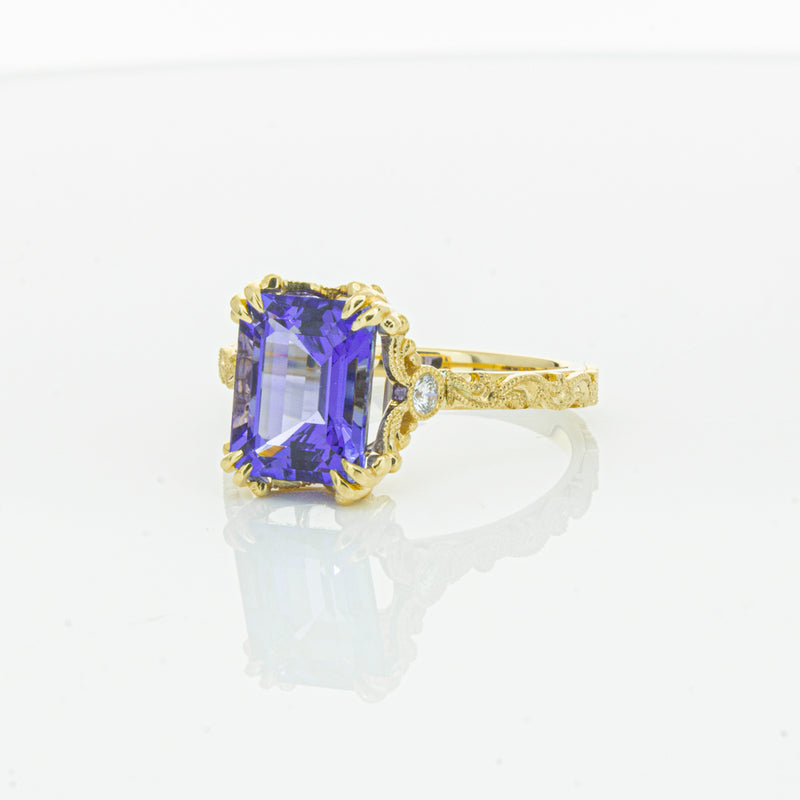 18ct Yellow Gold Tanzanite & Diamond Romanov Ring-Ring-Walker & Hall