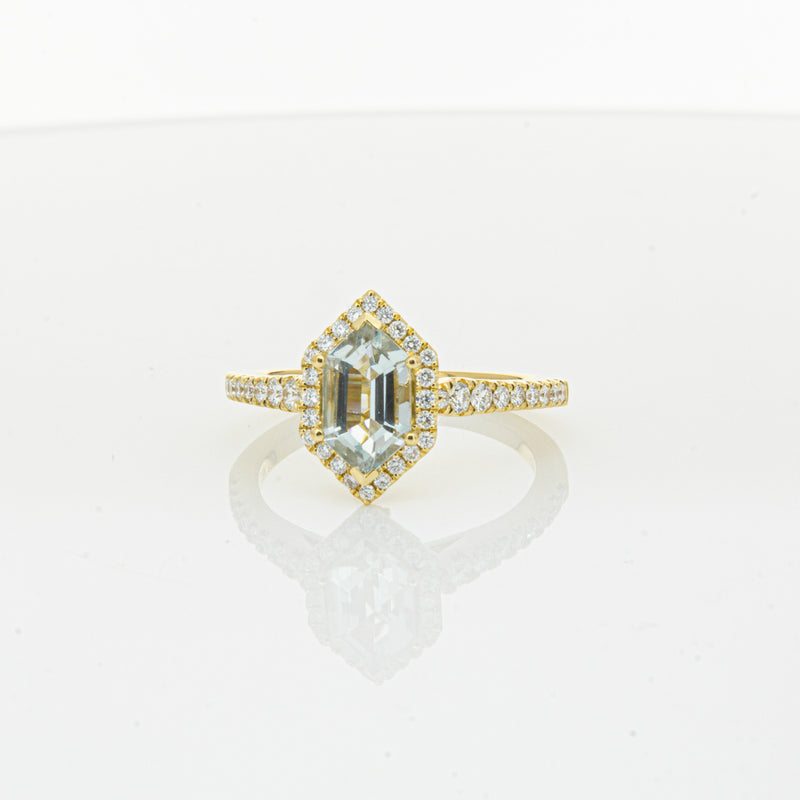 18ct Yellow Gold Aquamarine & Diamond Mini Sierra Ring-Ring-Walker & Hall