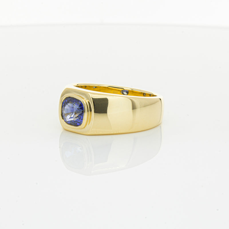 18ct Yellow Gold 1.32ct Sapphire Ring-Ring-Walker & Hall