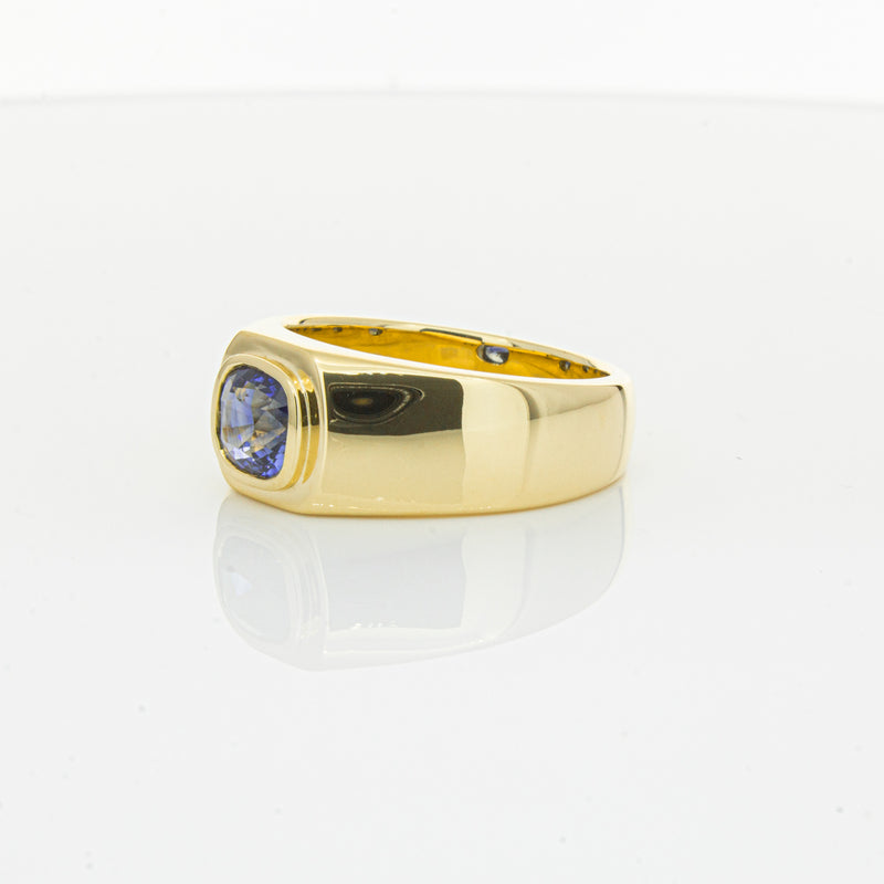 18ct Yellow Gold 1.32ct Sapphire Ring-Ring-Walker & Hall