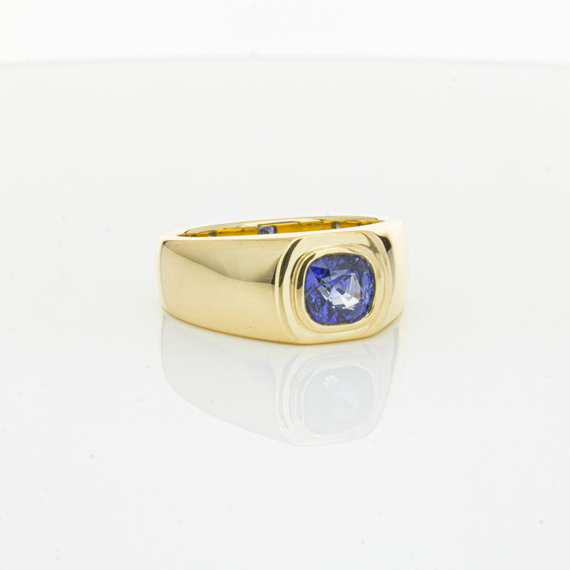 18ct Yellow Gold 1.32ct Sapphire Ring-Ring-Walker & Hall