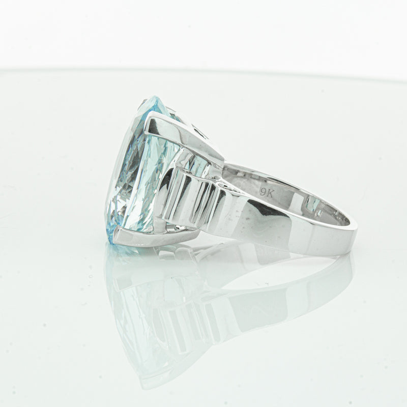 9ct White Gold Aquamarine Ring-Ring-Walker & Hall