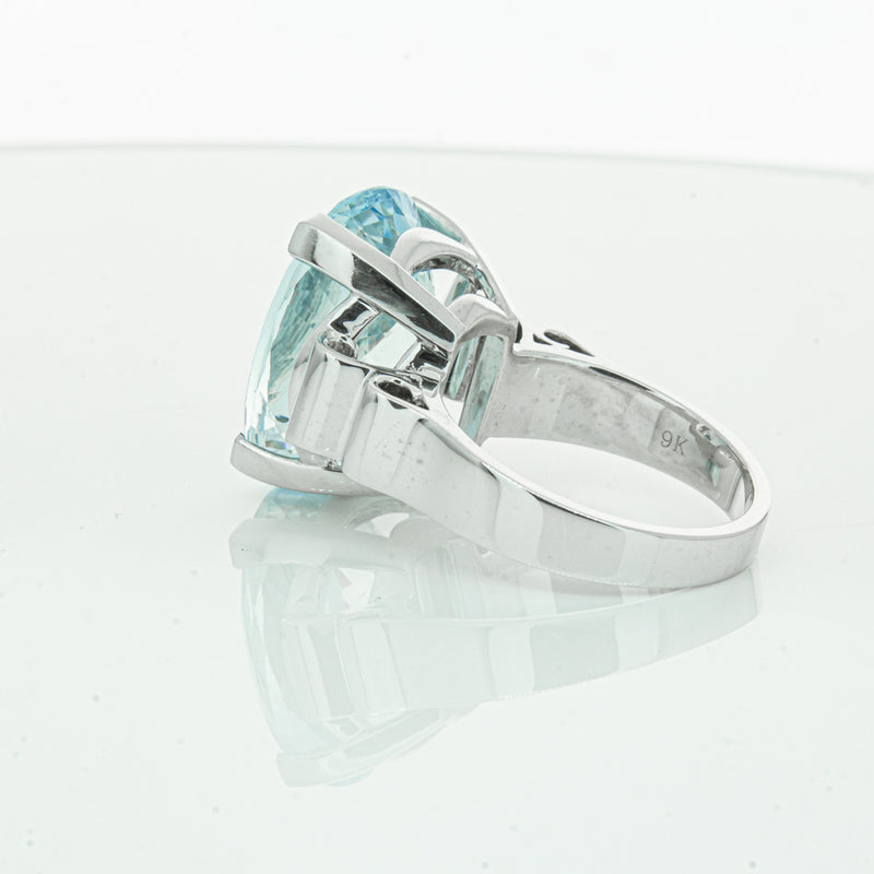 9ct White Gold Aquamarine Ring-Ring-Walker & Hall