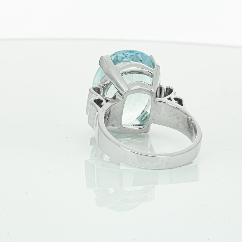 9ct White Gold Aquamarine Ring-Ring-Walker & Hall