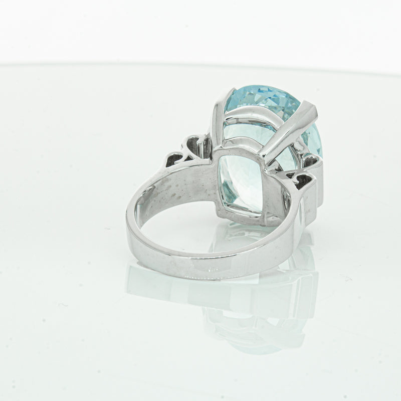 9ct White Gold Aquamarine Ring-Ring-Walker & Hall