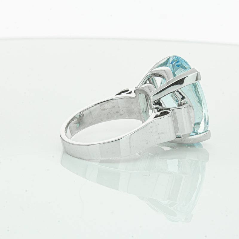 9ct White Gold Aquamarine Ring-Ring-Walker & Hall