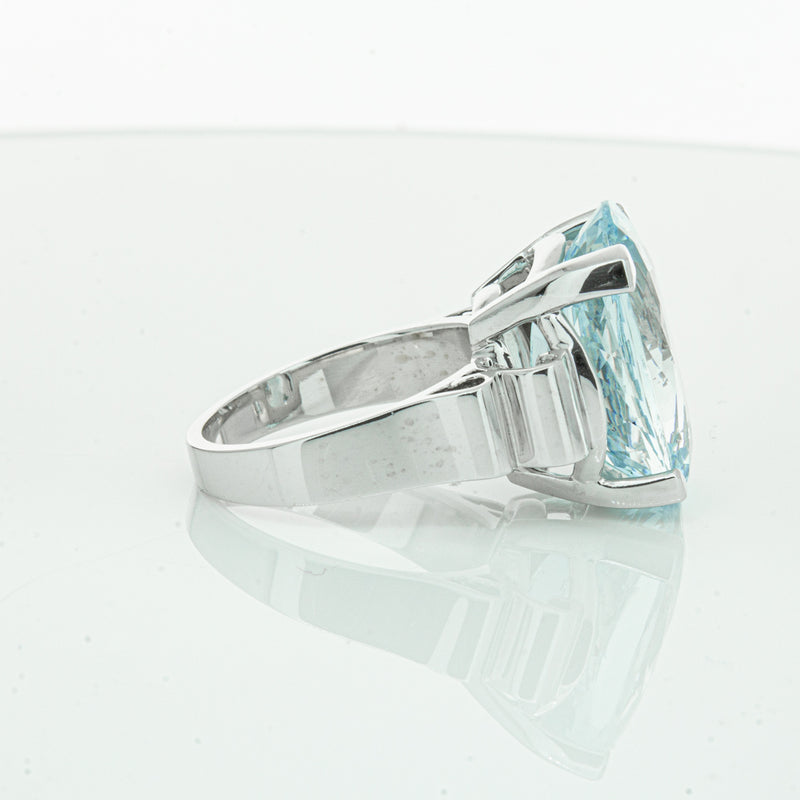 9ct White Gold Aquamarine Ring-Ring-Walker & Hall