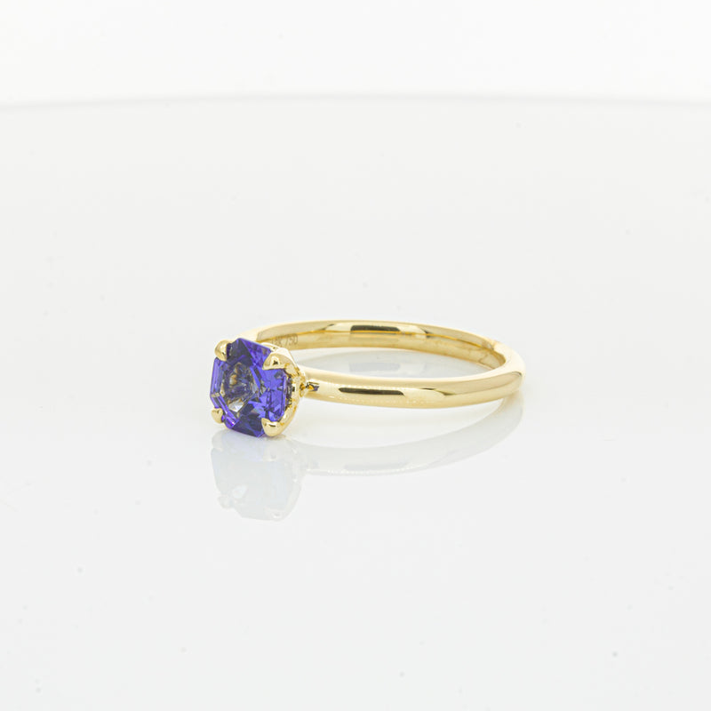 18ct Yellow Gold Tanzanite Mini Octavia Ring-Ring-Walker & Hall
