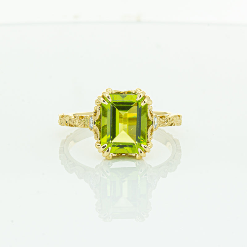 18ct Yellow Gold Peridot & Diamond Romanov Ring-Ring-Walker & Hall