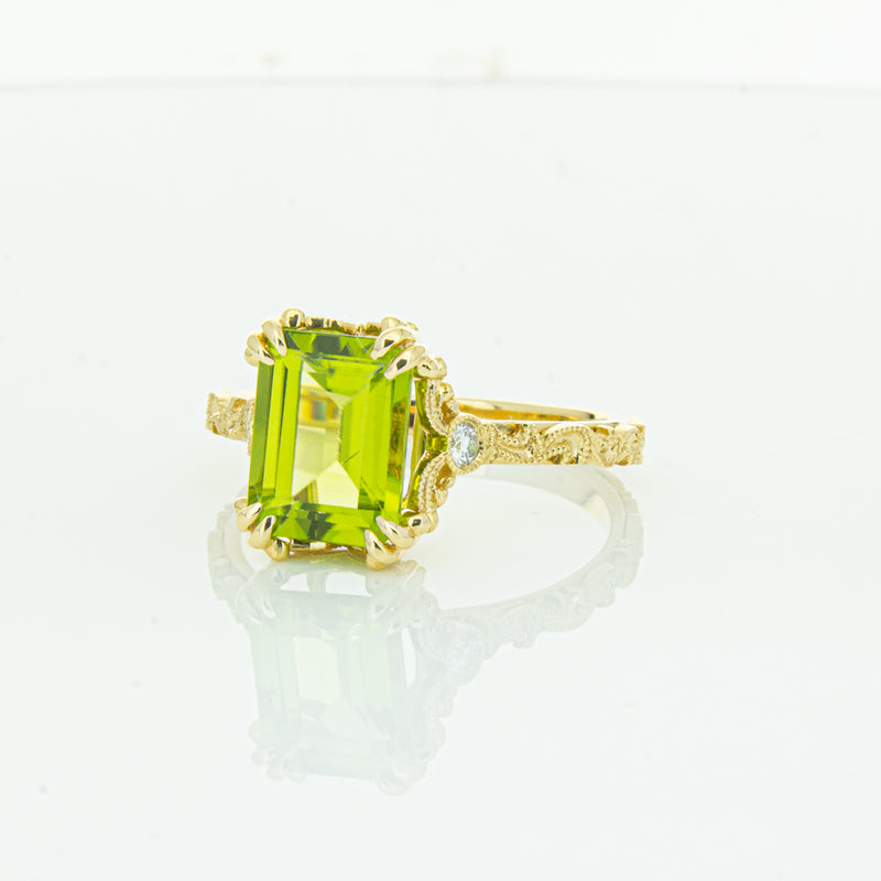 18ct Yellow Gold Peridot & Diamond Romanov Ring-Ring-Walker & Hall