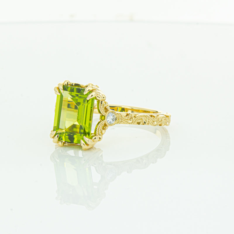 18ct Yellow Gold Peridot & Diamond Romanov Ring-Ring-Walker & Hall