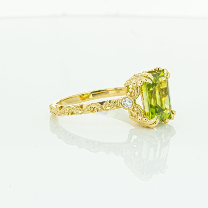 18ct Yellow Gold Peridot & Diamond Romanov Ring-Ring-Walker & Hall