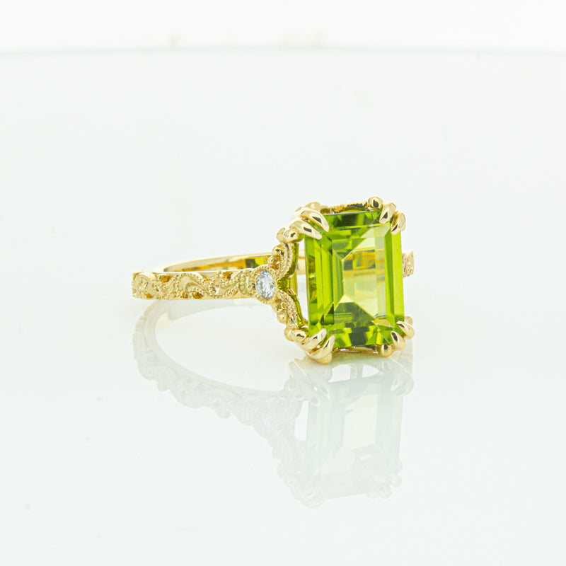 18ct Yellow Gold Peridot & Diamond Romanov Ring-Ring-Walker & Hall