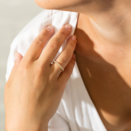 18ct Yellow Gold .20ct Diamond Manhattan Band-Ring-Walker & Hall