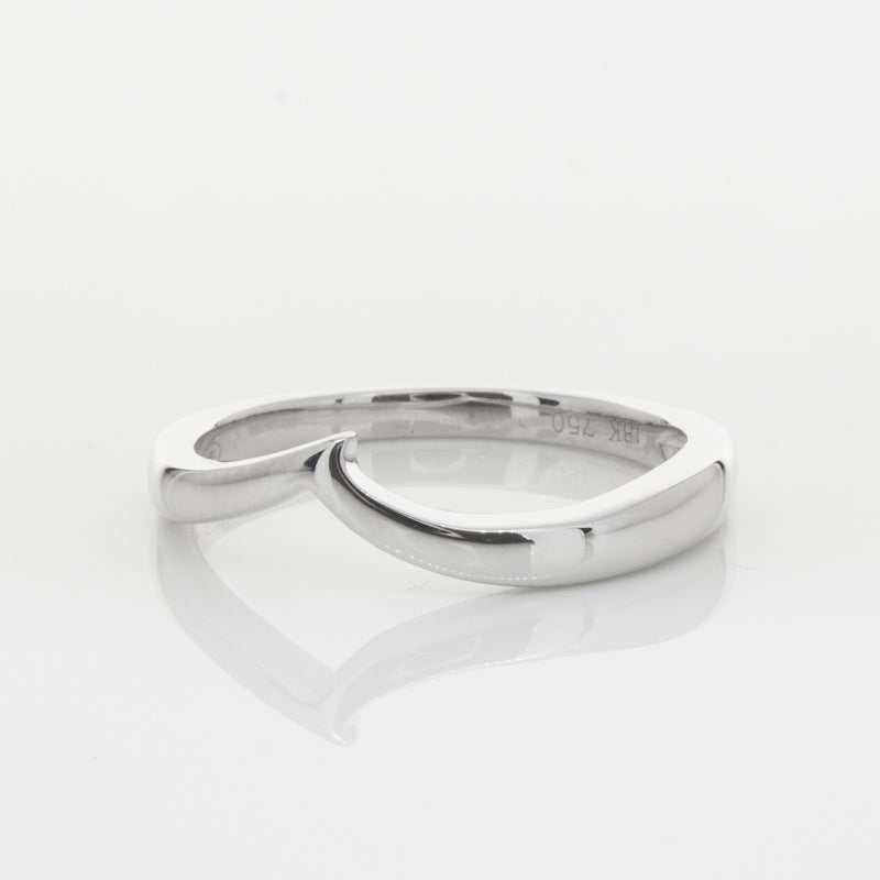 18ct White Gold Fitted Solstice Band-Ring-Walker & Hall