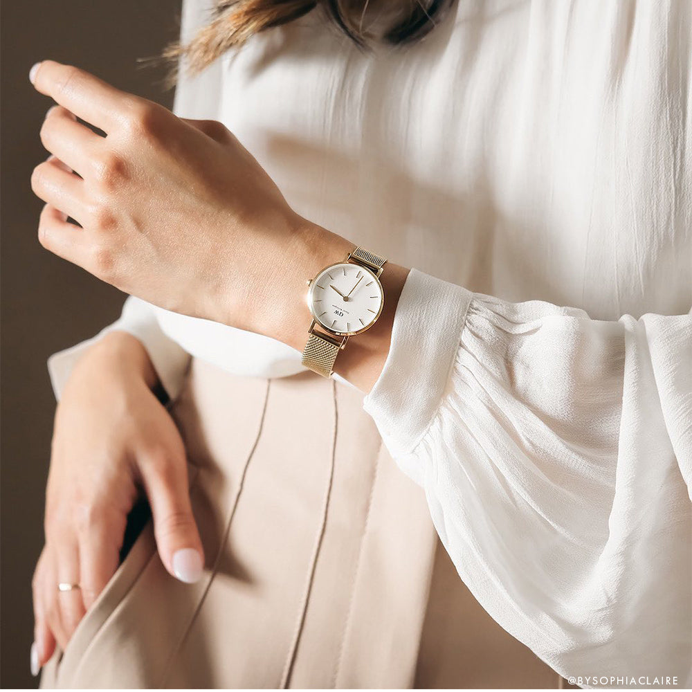 Daniel Wellington Petite Evergold Watch 28mm Petite Evergold – Gold & Black in 36 mm | DW main image 3